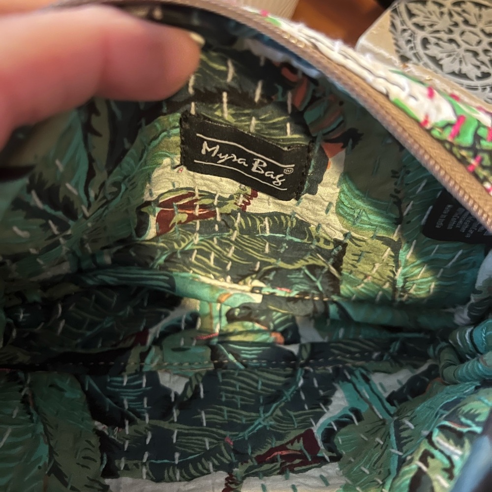 MYRA BAG Prairie Garden Small Crossbody Red White Green - Picture 4 of 4